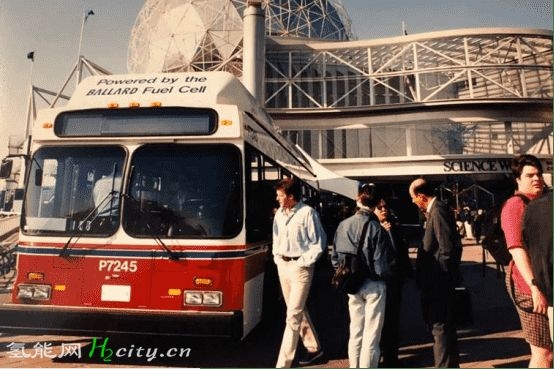 全球首辆氢能巴士-加拿大Ballard Power造